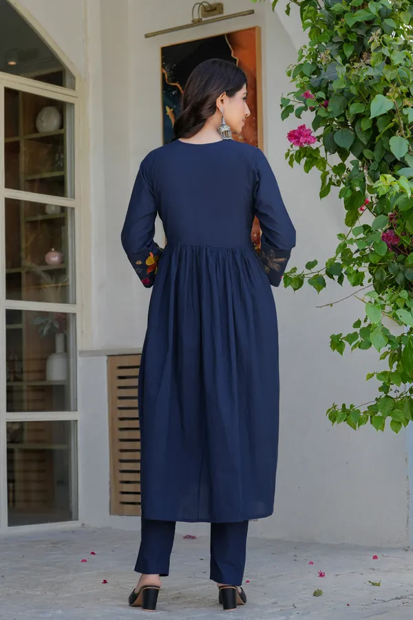 Blue_Elegant_Flower_Embroidery_Suit_With_Heavy_Dupatta
