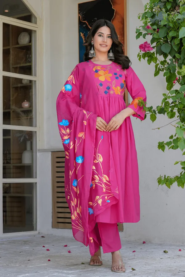 Pink_Elegant_Flower_Embroidery_Suit_With_Heavy_Dupatta