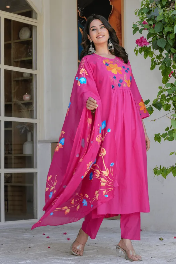 Pink_Elegant_Flower_Embroidery_Suit_With_Heavy_Dupatta