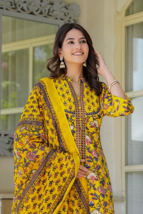 Yellow_Flower_Printed_Three_Piece_Suit