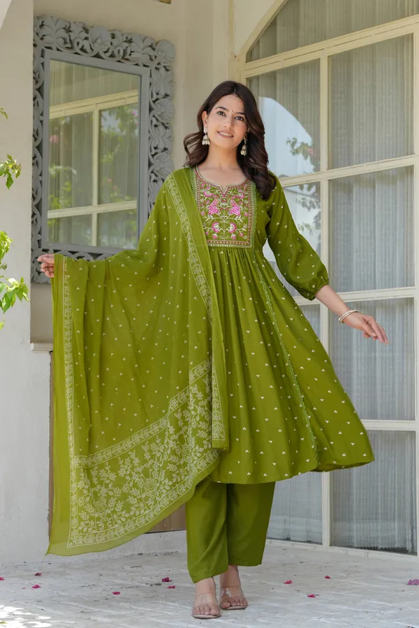 Olive_Neck_Embroidered_Kurta_Set