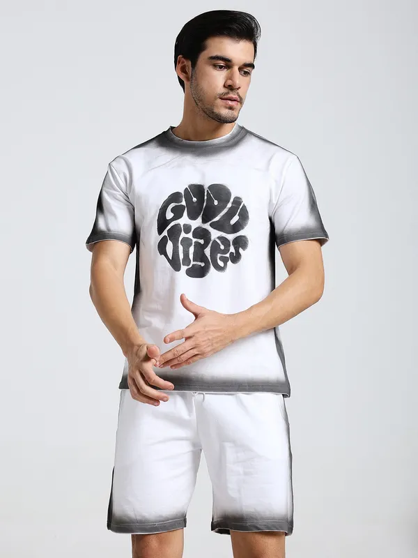 White_Stylish_Tye-Dye_Oversize_T-Shirt_And_Shorts_For_Men