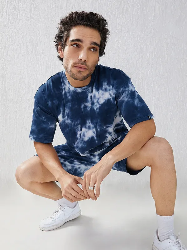 Blue_Stylish_Tye-Dye_Oversize_T-Shirt_And_Shorts_For_Men