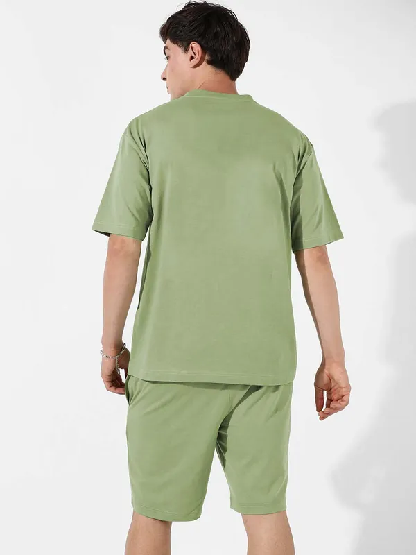 Green_Stylish_Tye-Dye_Oversize_T-Shirt_And_Shorts_For_Men