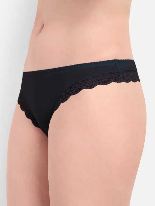 Adore_The_Comfort_With_Lace_Thong_Panty