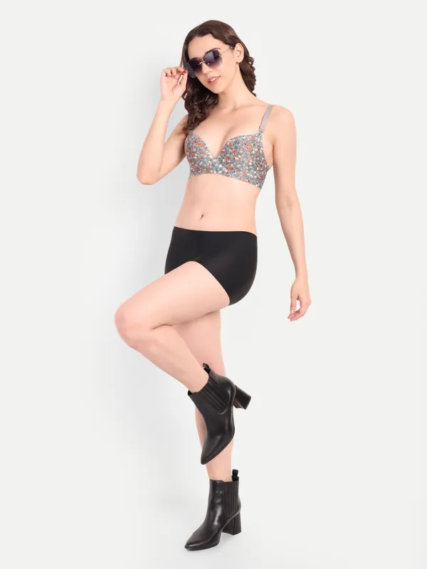 Adore_Your_Comfort_And_Elegance_With_Seamless_Wire-Free_Floral_Push-Up_Bra
