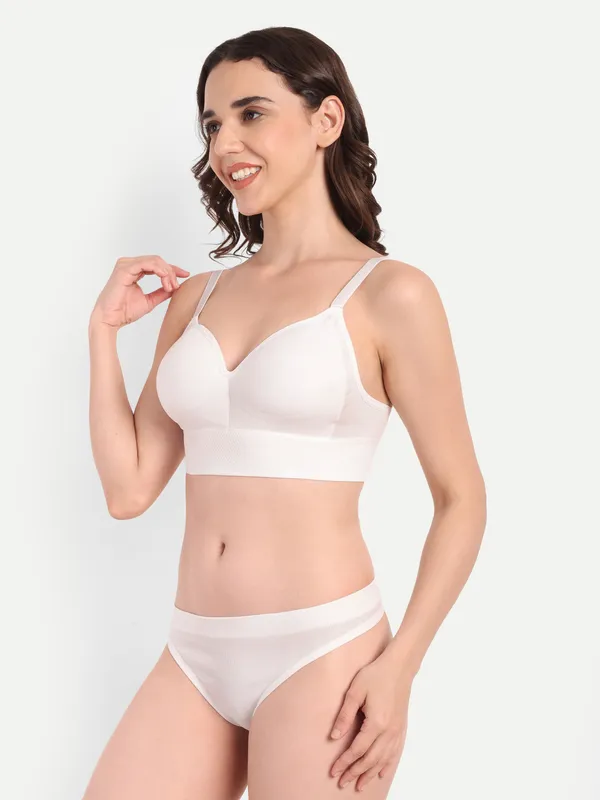 Seamless_Wrap_Thong_&_Cami_Set