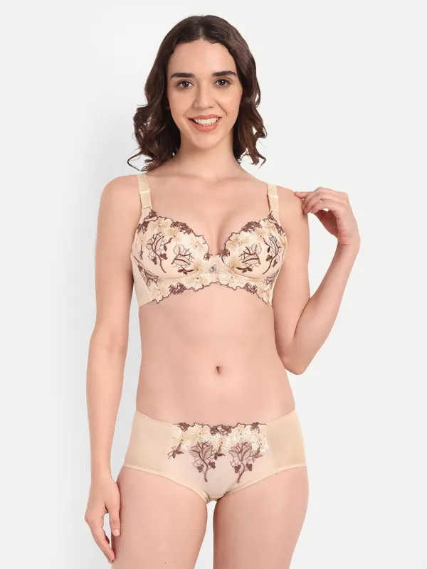 Feel_Adore_And_Beautiful_with_Embroidered_Lace_Steel-Ring_Bra_Set