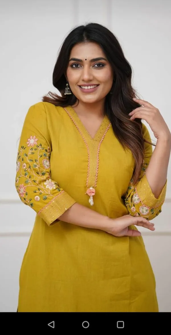 Multicolor_Trendy_Design_Rayon_Kurta_Set_For_Women