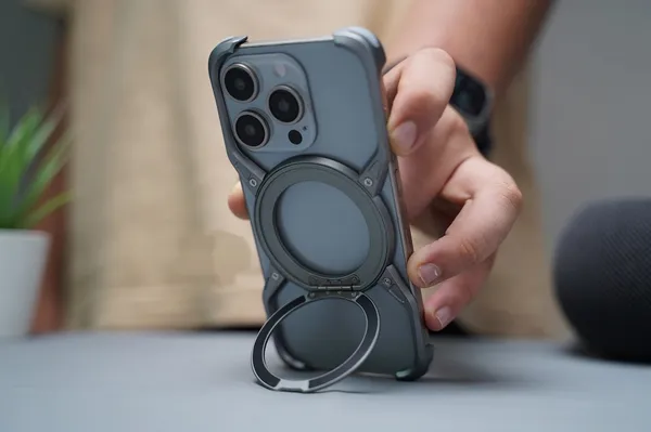 Black_&_Sliver_Titanium_X_Bumper_Case_With_Rotating_Ring_For_Iphone