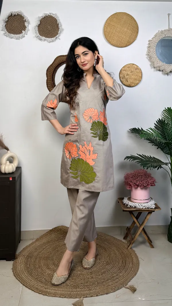 Grey_Floral_Embroidered_Cotton_Kurta_Set_For_Women