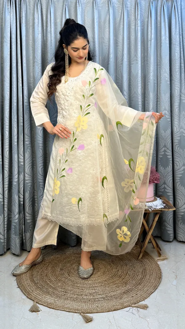 Off_White_Floral_Embroidered_Organza_Suit_Set_With_Dupatta