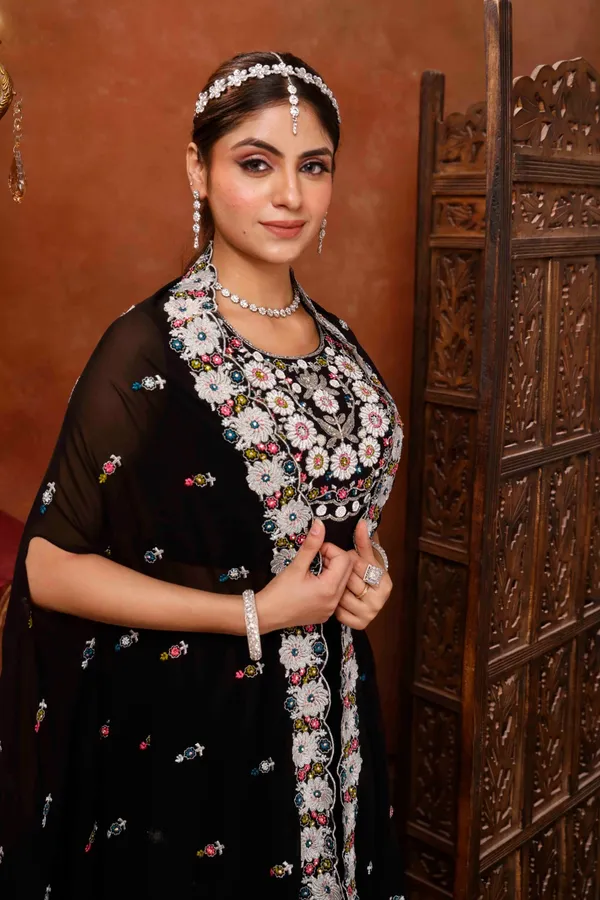 Black_Georgette_Dhoti_Choli_Set_With_Hand_Work_Embroidery