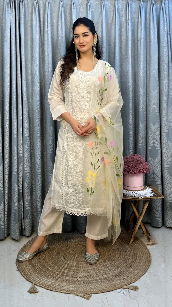 Off_White_Floral_Embroidered_Organza_Suit_Set_With_Dupatta