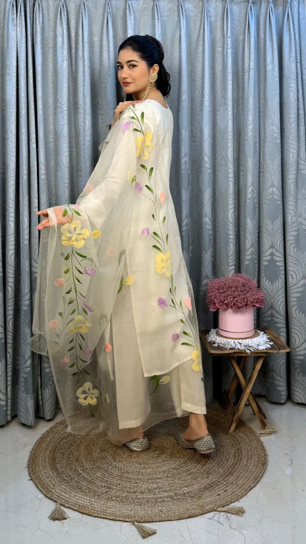 Off_White_Floral_Embroidered_Organza_Suit_Set_With_Dupatta