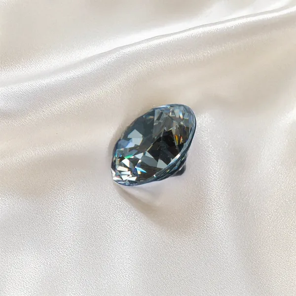 Zircon_-_5CARATS
