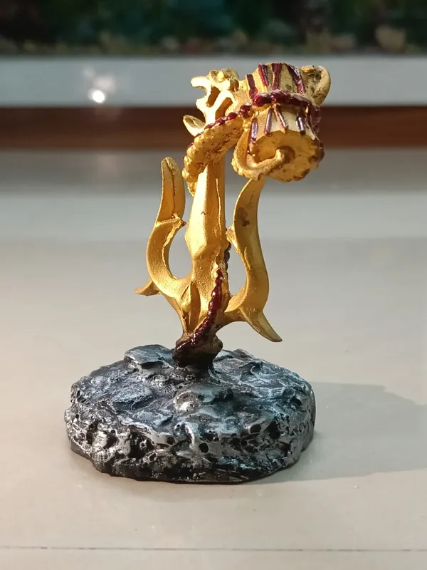 Golden_Black_Trishul_With_Shiva_Damaru_Showpiece_For_Car_Dashboard_&_Home_Mandir_Lord_Shiva_Symbol_Idol
