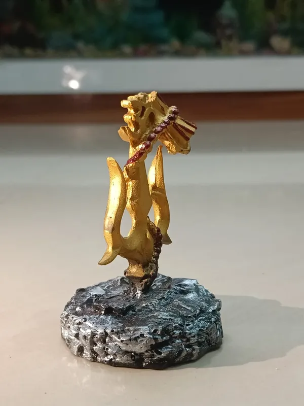 Golden_Black_Trishul_With_Shiva_Damaru_Showpiece_For_Car_Dashboard_&_Home_Mandir_Lord_Shiva_Symbol_Idol