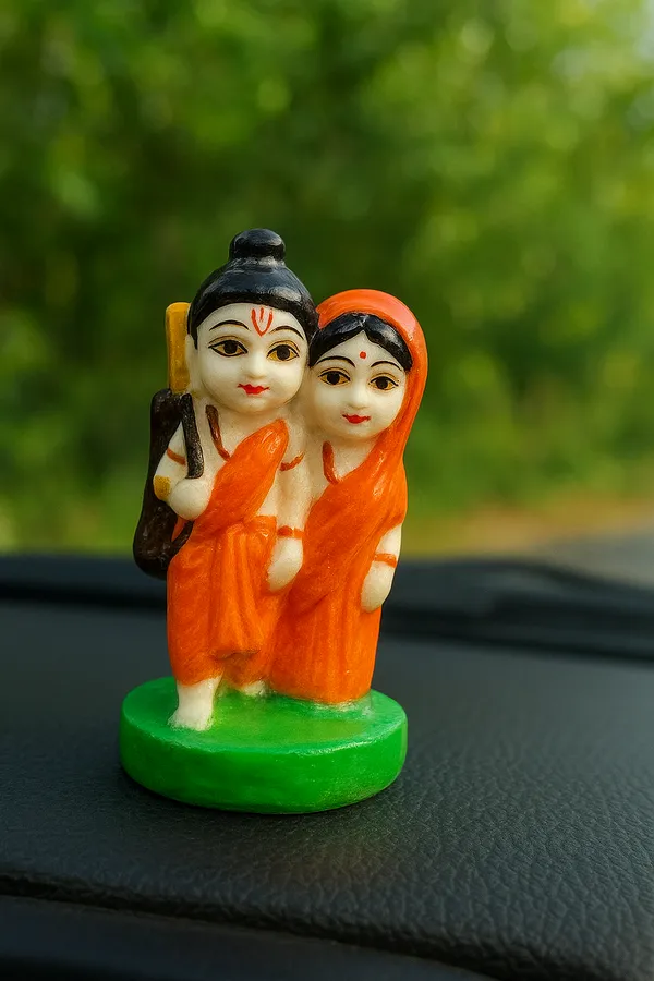 Handcrafted_Lord_Ram_&_Goddess_Sita_Idol(3''x2'')_�??_Decorative_Car_Dashboard_&_Home_Decor