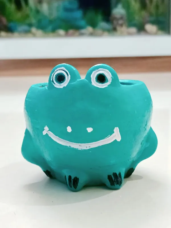 Green_Handmade_Eco-Friendly_Frog_Face_Clay_Planter_Pot_Cute_Animal_Theme_Pot_For_Desk_&_Garden