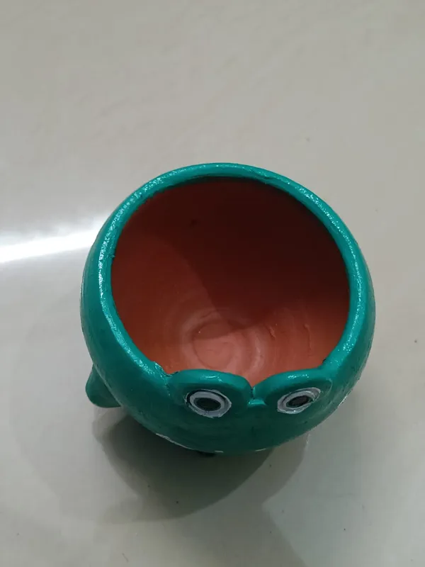 Green_Handmade_Eco-Friendly_Frog_Face_Clay_Planter_Pot_Cute_Animal_Theme_Pot_For_Desk_&_Garden