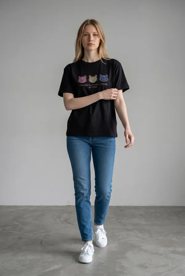 Black_Cotton_Graphic_Print_T-Shirt_For_Women