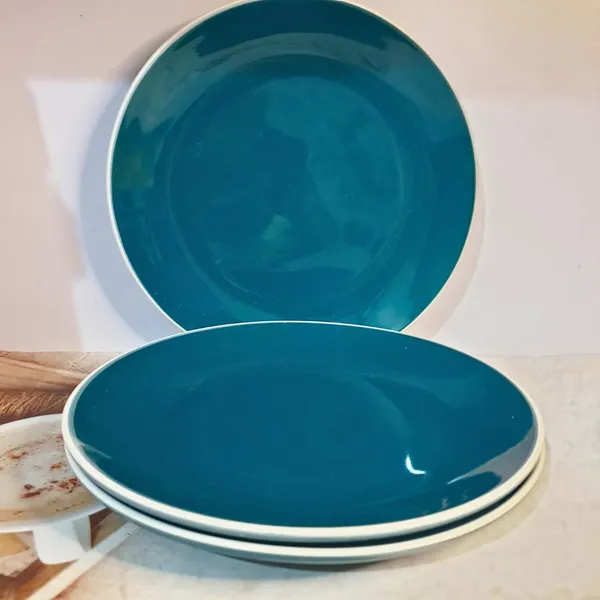 Green_Ceramic_Plain_Dinner_Plates_(Pack_Of_2)
