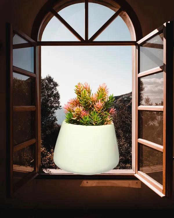 White_Glossy,_Conical_Shape_Ceramic_Planter_For_Plants