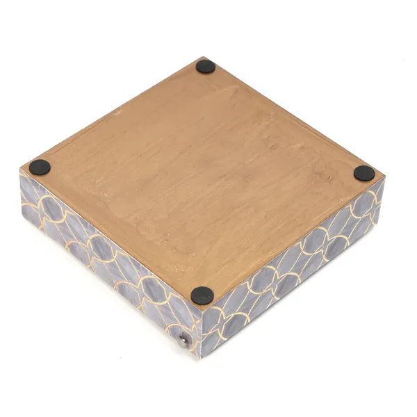 Enamel_Coated_Premium_Waterproof_Wooden_Tissues_and_Napkin__Holder_for_Home_Office_or_Dining_Table__(19x19_cm)