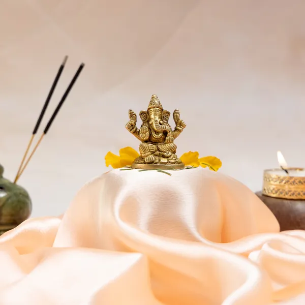 Premium_Brass_Ganesh_Ji_Murti_Decorative_Idol_Showpiece_|_2_Inch_Small_Ganpati_Statue_for_Mandir,_Pooja_Room_&_Temple_D?cor_|_Perfect_Diwali_Decoration_&_Festive_Gift