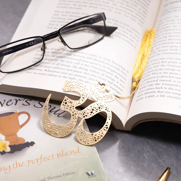 Handcrafted_Brass_Bookmark_?_Golden_OM_with_Tassel_|_Spiritual_Gift,_Meditation_&_Yoga_Book_Accessory