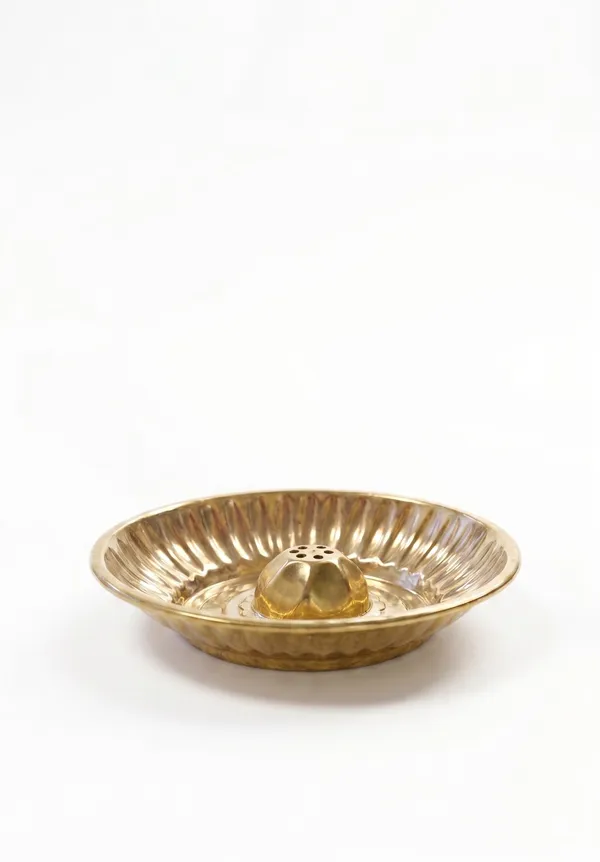 Handcrafted_Brass_Dhoop_Dani_Plate_|_Traditional_Incense_Burner_with_Ash_Catcher_for_Pooja_&_Home_Temple