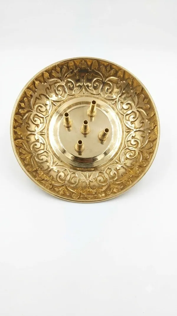 Handcrafted_Brass_Panch_Aarti_Diya_Plate_|_5-Wick_Pooja_Oil_Lamp_for_Home_Temple_&_Festive_Decor
