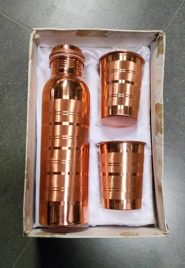 Pure_Copper_Hammered_Water_Bottle_(500_ml)_with_2_Glass_Set_|_Leakproof_&_Jointless_|_Ayurvedic_Health_Benefits_|_Gift_Set_for_Home,_Office_&_Travel