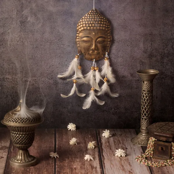Metal_Buddha_Hanging_with_White_Feathers_for_Home,_Garden,_Balcony,_Car_Decorative_(12x5inch)