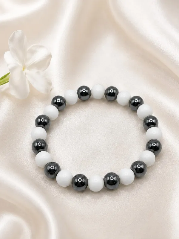 Minimalist_Metallic_and_White_Stone_Beaded_Bracelet_-_Handmade_Balancing_Stretch_Bracelet_for_Men_&_Women