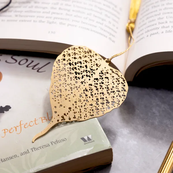 Handcrafted_Brass_Bookmark_?_Golden_Leaf_with_Tassel,_Elegant_Book_Lover_Gift_&_Reading_Accessory