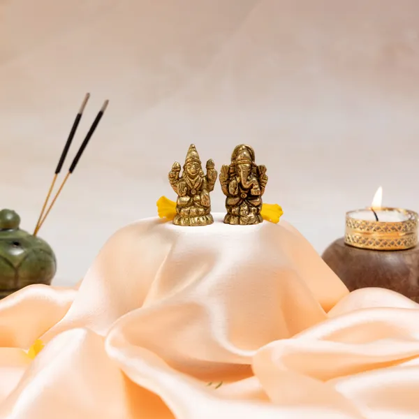 Premium_Brass_Laxmi_Ganesha_Idol_Pair_Decorative_Idol_Showpiece_|_1.5_Inch_Small_Idol_Pair_Statue_for_Mandir,_Pooja_Room_&_Temple_D?cor_Perfect_Diwali_Decoration_&_Festive_Gift