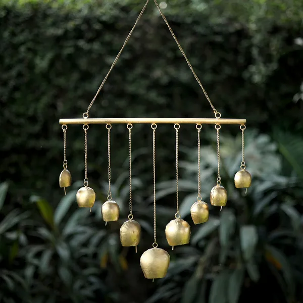 Metal_Wall_Hanging_Cowbell_Design_Windchime_with_Hanging_Bells