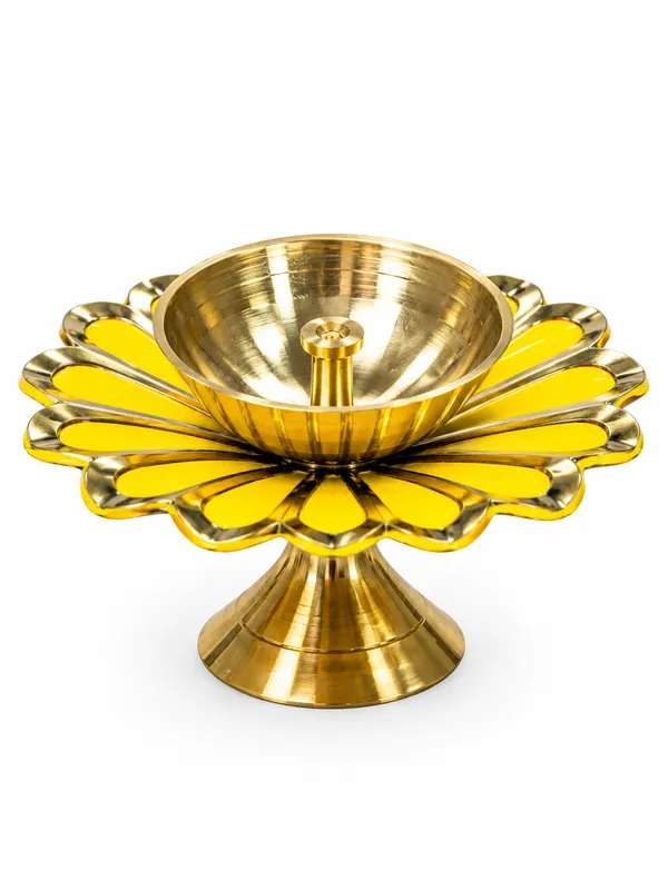 Pack_of_2_Decorative_Flower_Shaped_Metal_Diyas_with_Golden_Finish_|_Red_&_Yellow_Floral_Design_Oil_Lamps_for_Diwali,_Pooja,_Home_Temple,_Festive_Decoration,_Housewarming_&_Return_Gifts