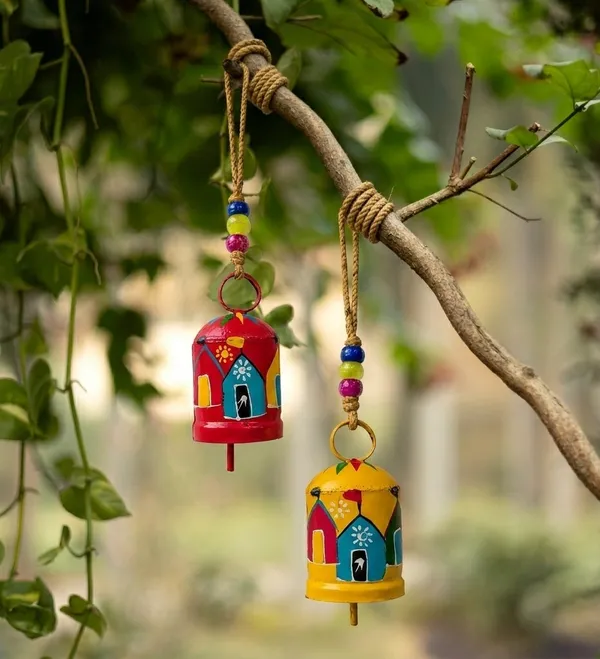 Pack_of_4_Hand_Painted_Metal_Bells_Wall_Hanging_|_Red_&_Yellow_Decorative_Handmade_Bells_for_Balcony,_Door_&_Home_D?coration_(9.5_Inch_Length)