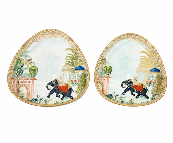 Set_of_2_Royal_Elephant_Triangular_MDF_Wooden_Serving_Trays_|_High-Gloss_Enamel_Coated_with_Gold_Lattice_Border_for_Home_&_Gifting_(9x9_&_7x7_inches)