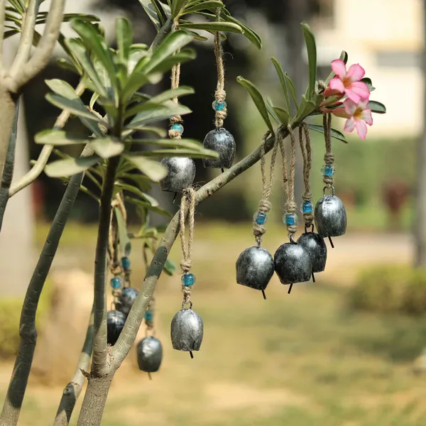 Metal_Hanging_Silver_Bells_(Pack_of_10)