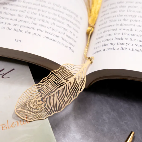 Handcrafted_Brass_Bookmark_?_Peacock_Feather_Design_with_Tassel,_Elegant_Book_Lover_Gift_&_Reading_Accessory