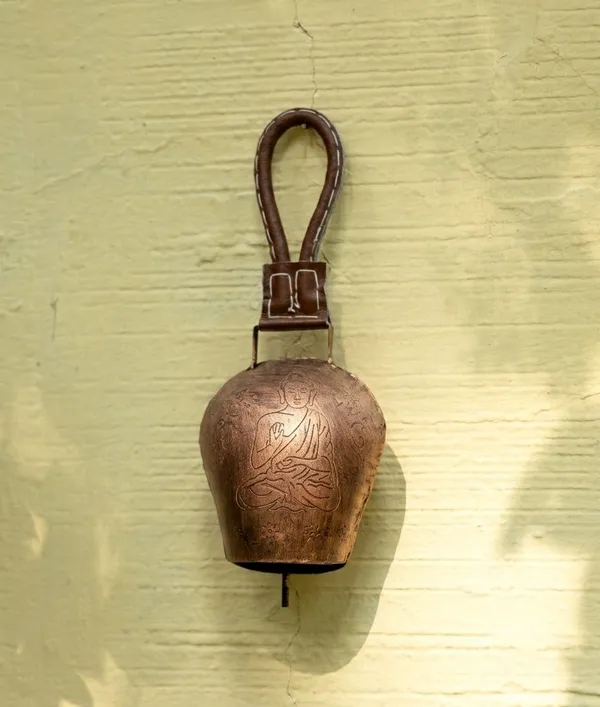 Metal_Wall_Hanging_Swiss_CowBell_Hanging_with_the_Buddha_Design