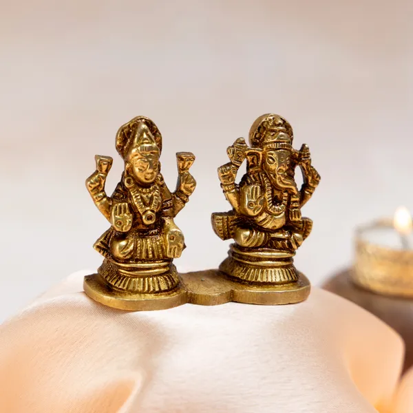 Premium_Brass_Laxmi_Ganesha_Idol_Pair_Decorative_Idol_Showpiece_|_2_Inch_Small_Idol_Pair_Statue_for_Mandir,_Pooja_Room_&_Temple_D?cor_Perfect_Diwali_Decoration_&_Festive_Gift