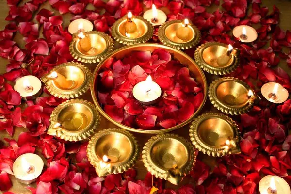 Metal_Golden_Urli_Diya_Bowl_10_Inch_for_Diwali_&_Festive_Decoration_|_Pooja_Room,_Living_Room,_Home,_Office,_Balcony,_Indoor_Outdoor_Tealight_Candle_Holder_|Diwali_Gift