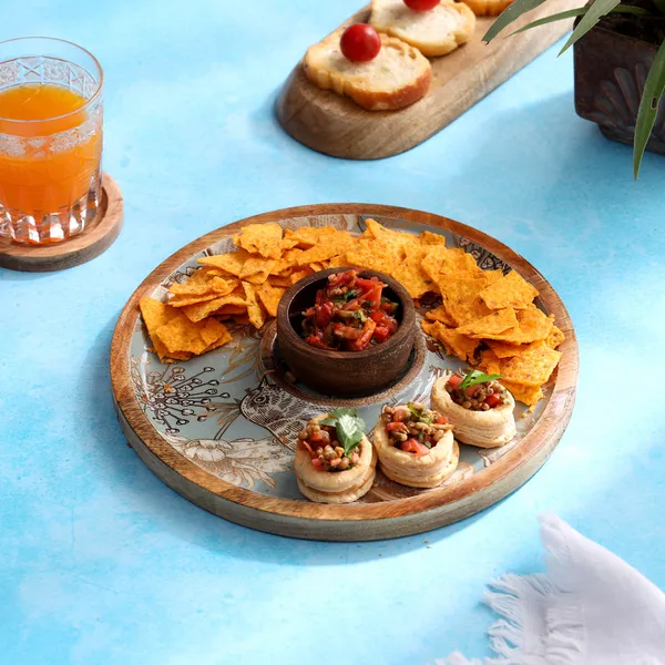 Grey_Wooden_Enamel_Coated_Round_Serving_Platter_With_Bowl_In_Mangowood_,_Snacks_Platter_For_Home_&_Dining_Table_,_Chip_N_Dip_Platter_,_Serving_Tray_(_(25X25||3X3)Cm_)_(Set_Of_2)