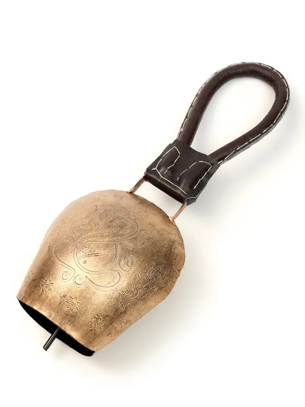 Metal_Wall_Hanging_Swiss_CowBell_with_Ganesha_Embossing