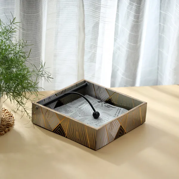 Enamel_Coated_Premium_Waterproof_Wooden_Tissues_and_Napkin__Holder_for_Home_Office_or_Dining_Table__(19x19_cm)